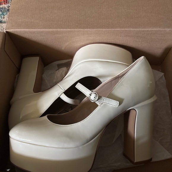 Shoes - Picture 1 of 1